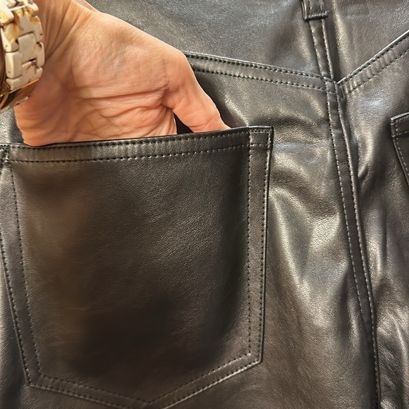 NWT Gap Faux Leather Bermuda Black Flat Front Shorts Size 29 / 8 Regular - Picture 6 of 11